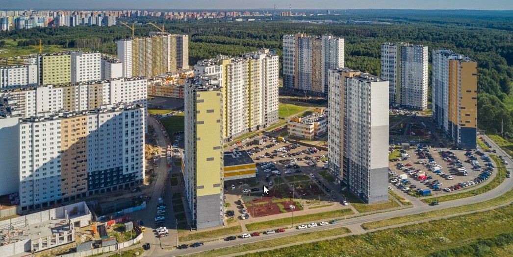 фасад дома, здание по адресу г Санкт-Петербург, ул Чарушинская, д 26 к 1 стр 1 